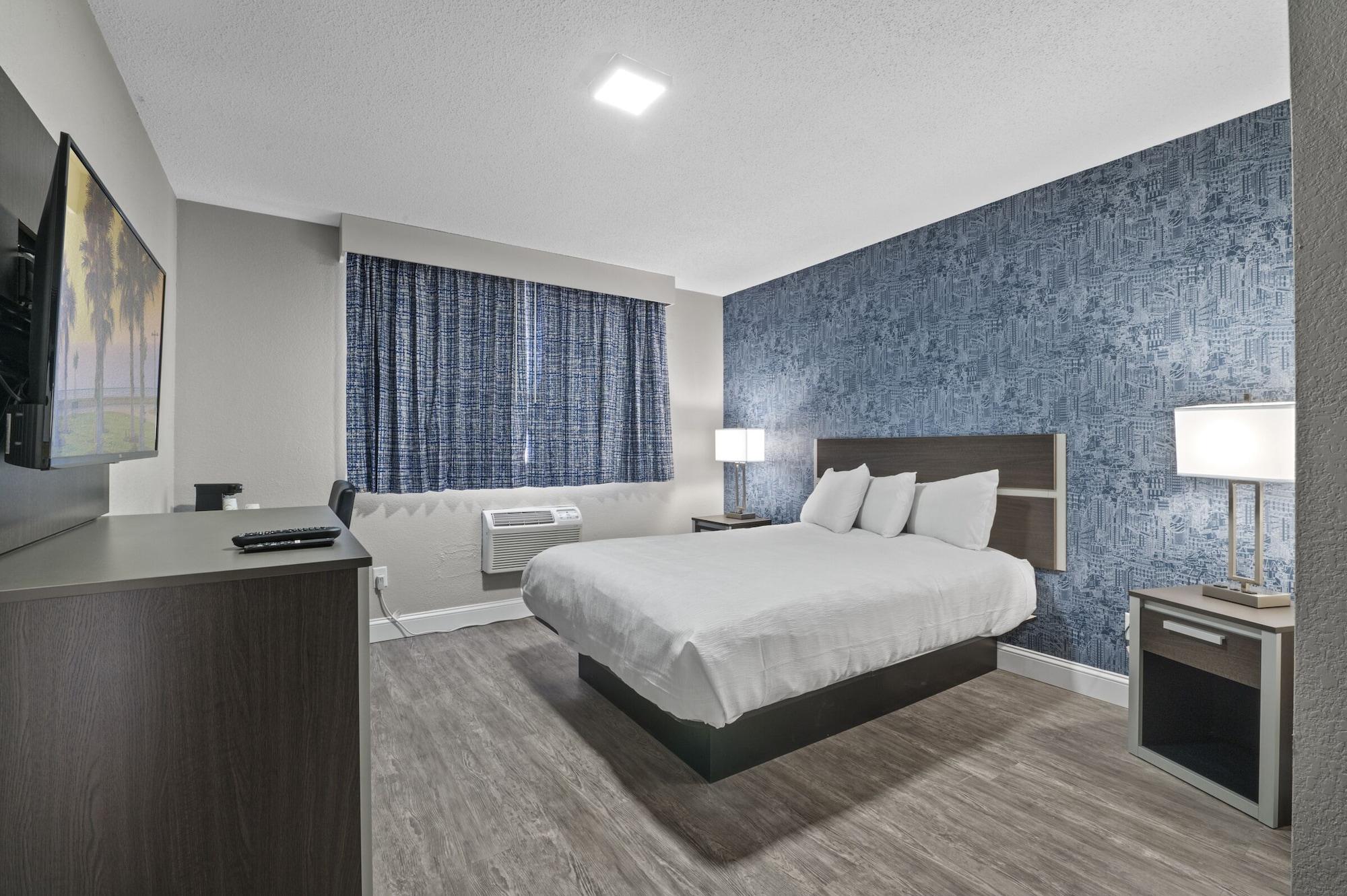 Super 8 By Wyndham Watertown/Cambridge/Boston Area Hotel Buitenkant foto