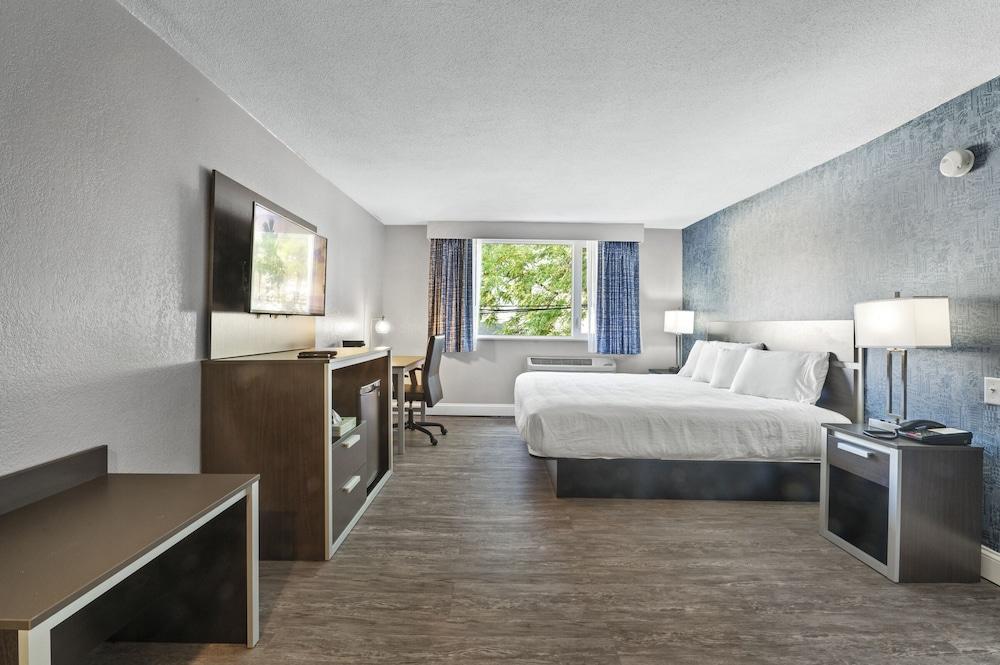 Super 8 By Wyndham Watertown/Cambridge/Boston Area Hotel Buitenkant foto