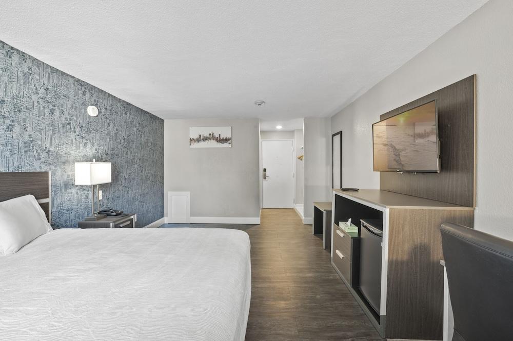Super 8 By Wyndham Watertown/Cambridge/Boston Area Hotel Buitenkant foto